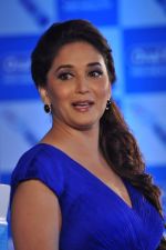 Madhuri Dixit at the launch of Oral-B Pro-Health toothpaste in Shangri La, Mumbai on 2nd July 2013 (147).JPG